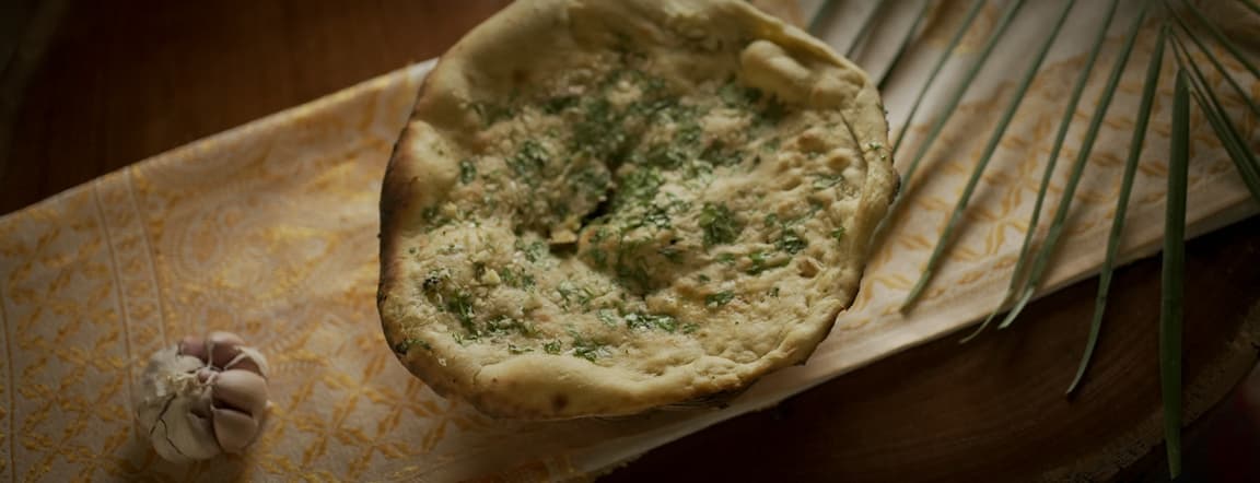 Garlic naan