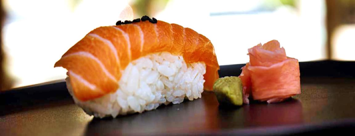 Salmon nigiri