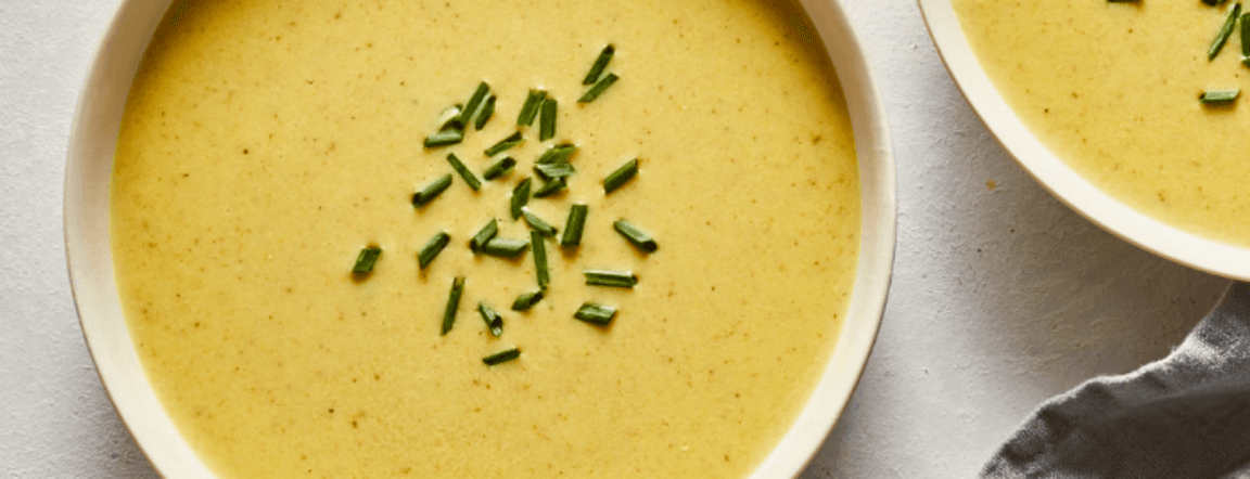 Vegan curried cauliflower soup