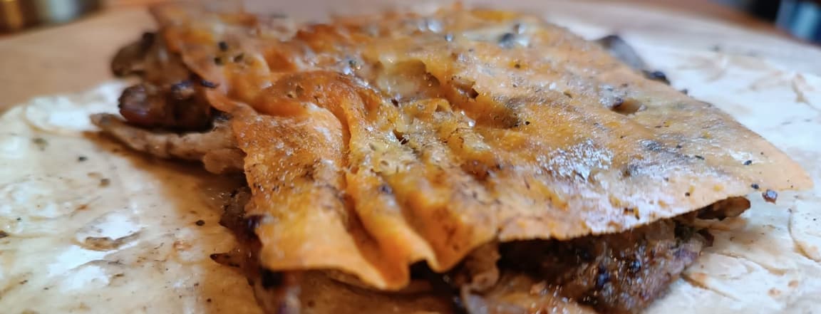 Arab taco with cheese crust